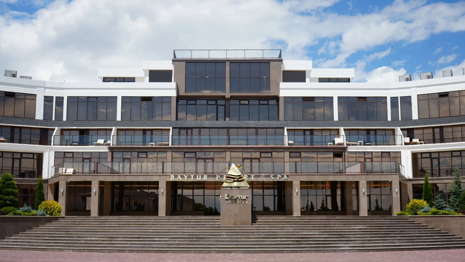 «Baytur Resort & SPA» первым в Кыргызстане получил категорию «Платина» в рамках проекта «ПЭРЭТО»!